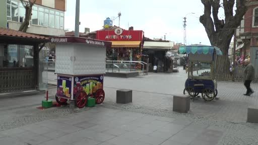 (ÖZEL) Dün kısa kollu ile gezen vatandaşlar bugün ateş başında ısınmaya çalıştı