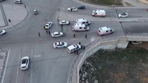 Karaman’da ambulansla otomobil çarpıştı: 3 yaralı