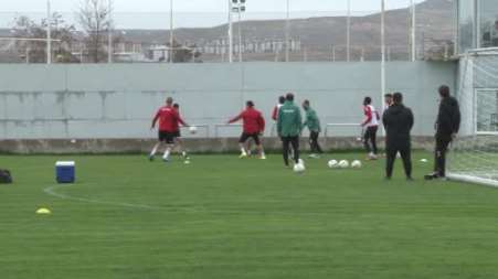 Rıza Çalımbay: "Düşmeyi aklımızın ucundan geçirmiyoruz"