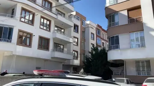 Evinin balkonundan düşen yaşlı kadın hayatını kaybetti
