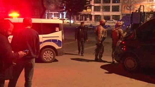 Tüfekle etrafa ateş açan şahıs 3 saatte ikna edildi