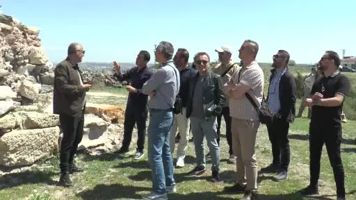 Tarih öğretmenleri Osmanlı Devleti’nden miras kalan Karacahisar Kalesi’ni gezdi