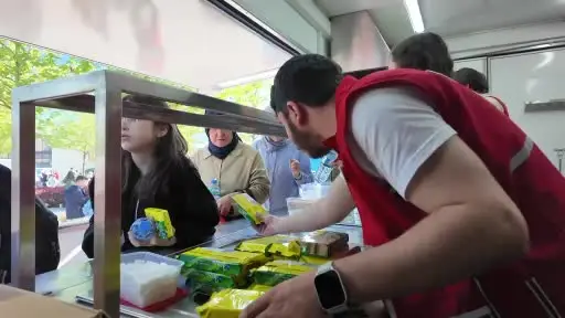 Türk Kızılay İstanbul depremi sonrası beslenme desteğiyle toplanma alanlarında