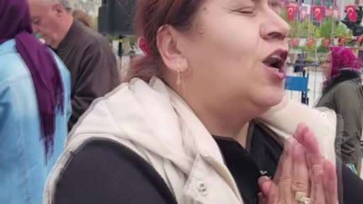 Geleceğe dair dileklerini 5 yıl sonra açılmak üzere yazdılar