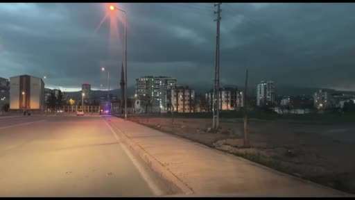 Kayseri’de şimşekler Erciyes’i aydınlattı