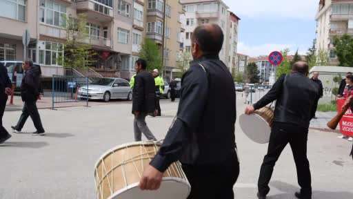 İşten çıkarmaların gölgesinde işçi sendikası yürüyüş yaptı