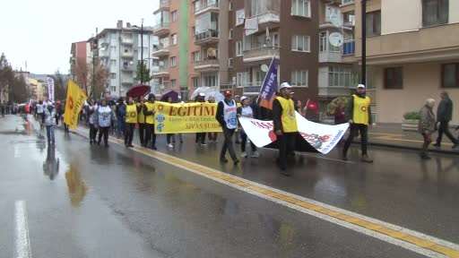 Bölücü slogan iddiası gerginliğe neden oldu