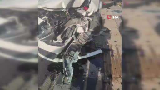 Ankara’da iki otomobil çarpıştı: 3’ü ağır 9 yaralı