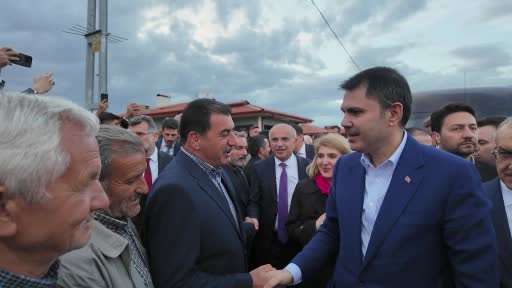 Bakan Kurum, köy evine konuk oldu