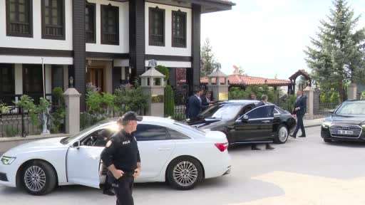 MHP Genel Başkanı Bahçeli, Cumhurbaşkanı Erdoğan ile görüşme öncesinde konutuna geldi