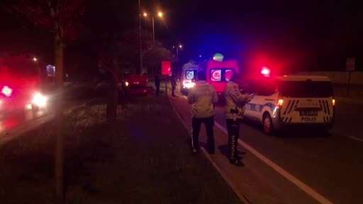 Kayseri’de otomobil ağaçlara çarpıp ters döndü: 2 yaralı