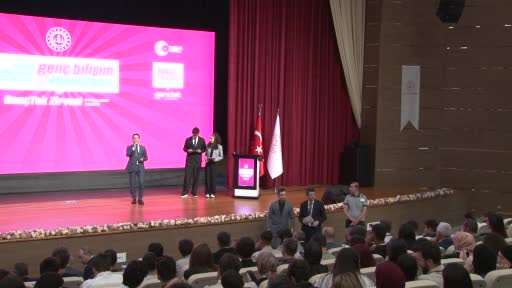 Bakan Tekin: "Çocuklarımız teknolojiye ayak uydurabilsin diye kendimizi yenilemek istiyoruz diyoruz, ‘Yapamazsınız’ diyorlar"