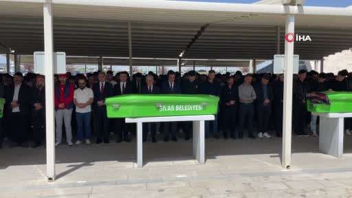 Boğazları kesilerek öldürülen abi kardeş toprağa verildi