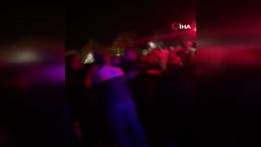 Polisi arayıp, "Bizi dövüyorlar" diye polisleri şikayet etti