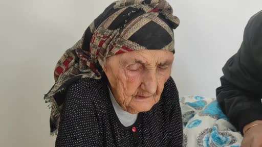 102 yaşındaki Kezik nineye çocukları gözü gibi bakıyor
