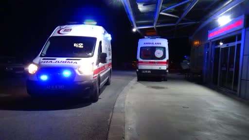 Yayalara çarpan motosikletli kaçtı: 3 yaralı
