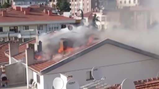 Ankara’da çatı yangını
