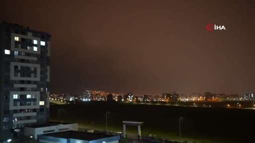 Kayseri’de şimşekler geceyi aydınlattı