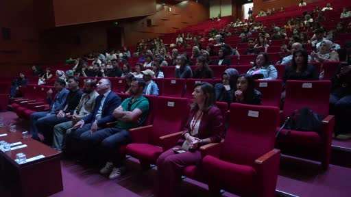 Coşkun Aral, genç iletişimcilere deneyimlerini aktardı