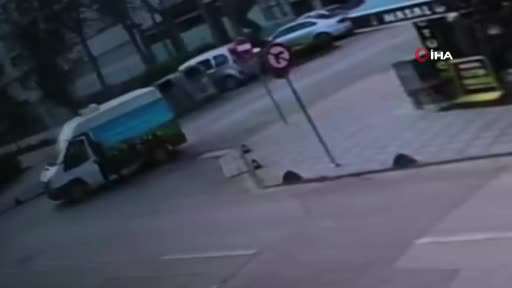 Vites kutusu arızalanan kamyonet alev alev yandı