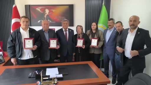 Dünya Çiftçiler Günü’nde genç ve yaşlı çiftçiler ödül aldı