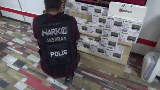 Telefon ve uyuşturucu kaçakçısı telefoncu tutuklandı