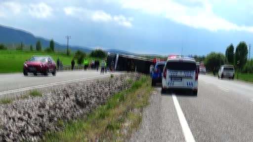 Konya’da yolcu otobüsü devrildi: 13 yaralı
