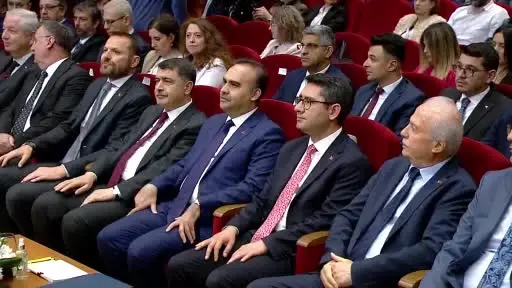 Bakan Kacır: "Medikal sektöründe 945 milyar lira yatırımı harekete geçirdik"