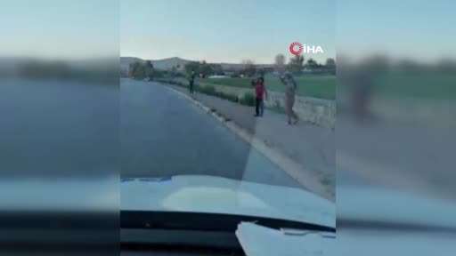 Kayseri’de yürek ısıtan görüntüler: Polisleri gördüler, selama durdular