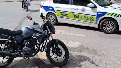 Karaman’da ciple motosiklet çarpıştı: 2 yaralı