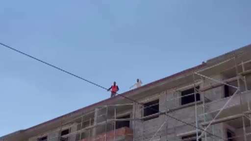 İşçiler 19 Mayıs’ı çatıda halay çekerek kutladılar