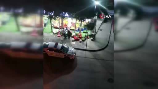 Ankara’da kontrolden çıkan otomobil markete daldı