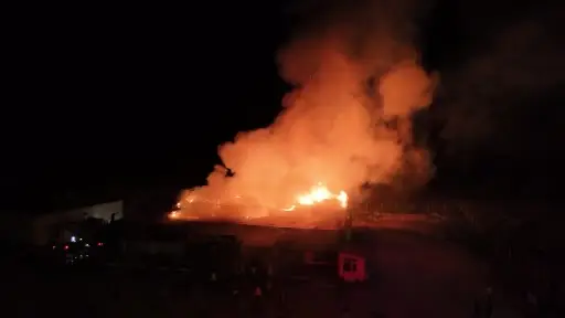Kırıkkale’de dinlenme tesisinin çatısı alev alev yandı