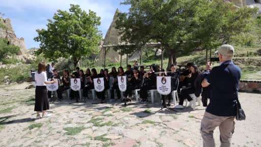 Öğrencilerden turistlere konser