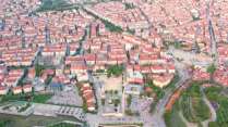 Kırşehir’in en büyük mahallesinin muhtarı göz dolduruyor
