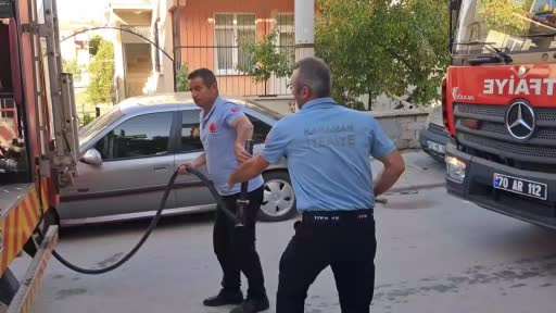 Karaman’da öfkeli koca evin çatısını ateşe verdi