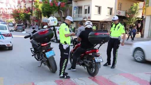 Aksaray’da 2 bin 500 motosiklet sürücüsüne kask cezası