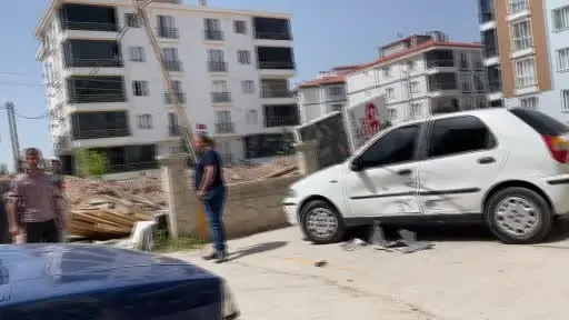 Aksaray’da kaza yeri savaş alanına döndü: 2’si silahla 8 kişi yaralandı