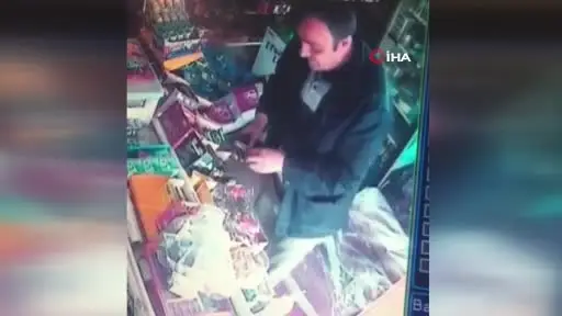 Kendisini 7 yıl önce dolandıran şahsı darp etti... O anlar kamerada