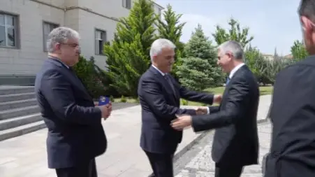 Milli Eğitim Bakan Yardımcısı’ndan öğretmenlere "yabancı dil" uyarısı: "Sınıfa adımını atar atmaz, öğrettiği dili konuşmalı"