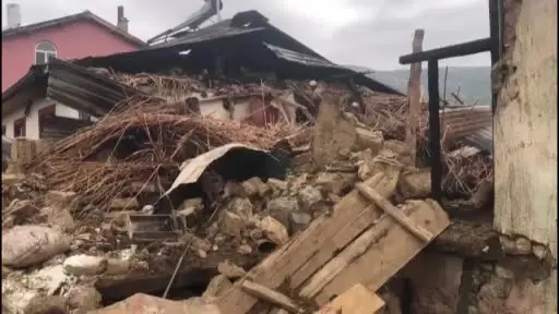 Konya’da yangında bir ev ve ahır kül oldu