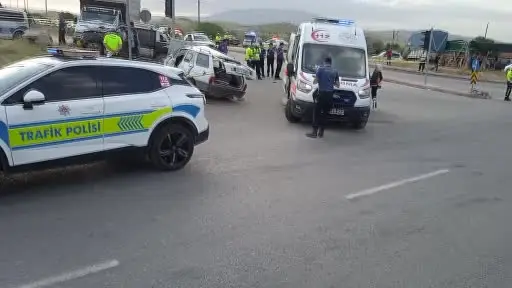 Konya’da otomobil ile kamyonet çarpıştı, yaşlı çift hayatını kaybetti