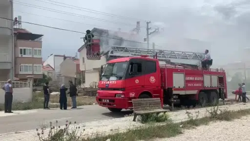 Karaman’da boşandığı eşi ile tartışan öfkeli koca bezinle evini yaktı