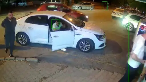 ‘Niye selektör yaptın’ kavgasında sandalye ve okey ıstakaları havada uçtu