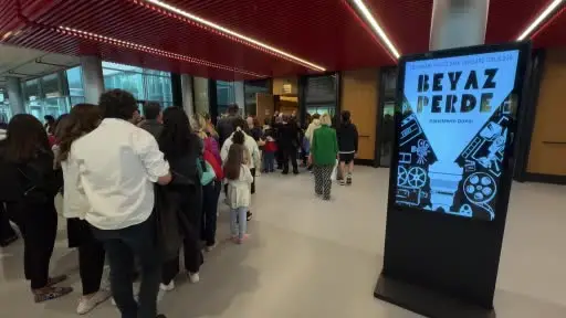 Türkiye’nin en kalabalık Okul Halk Dansları Topluluğundan muhteşem gösteri