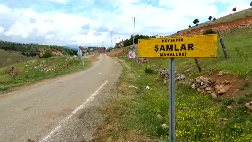 Konya’da mahalle sakinleri muhtarlarını seçmek için sandık başına gitti
