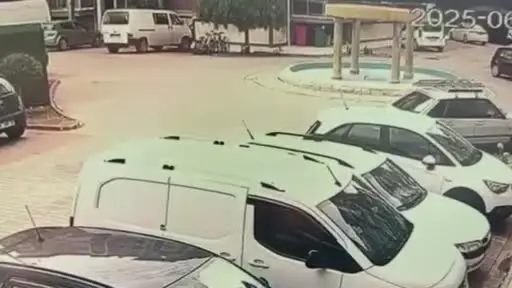 Konya’da 2 yaşındaki çocuğun düşme anı kamerada