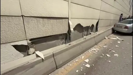 Ankara’da refüje çarpan otomobil takla attı: 2 yaralı