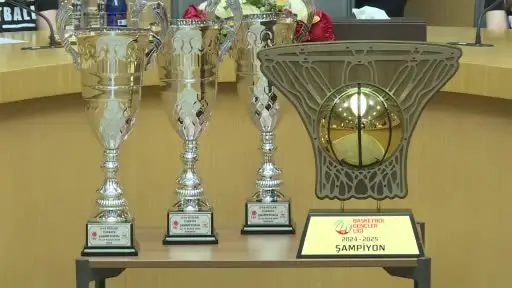 Bakan Bayraktar Şampiyon BOTAŞ Spor’la bir araya geldi