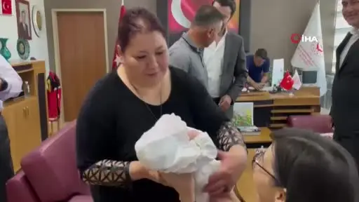 Türkiye’de ilk kez uygulanan "Geçici Koruyucu Aile" modeliyle Asel bebek bayramı sıcak bir yuvada geçirecek